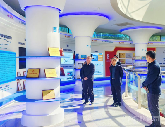 辽阳市委网信办副主任刘庆祥光临pg电子游戏集团调研领导